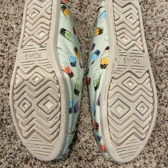 TOMS Limited Edition Green Matcha Boba Tea Print Classics (Women’s Size 7.5) - Picture 3 of 3
